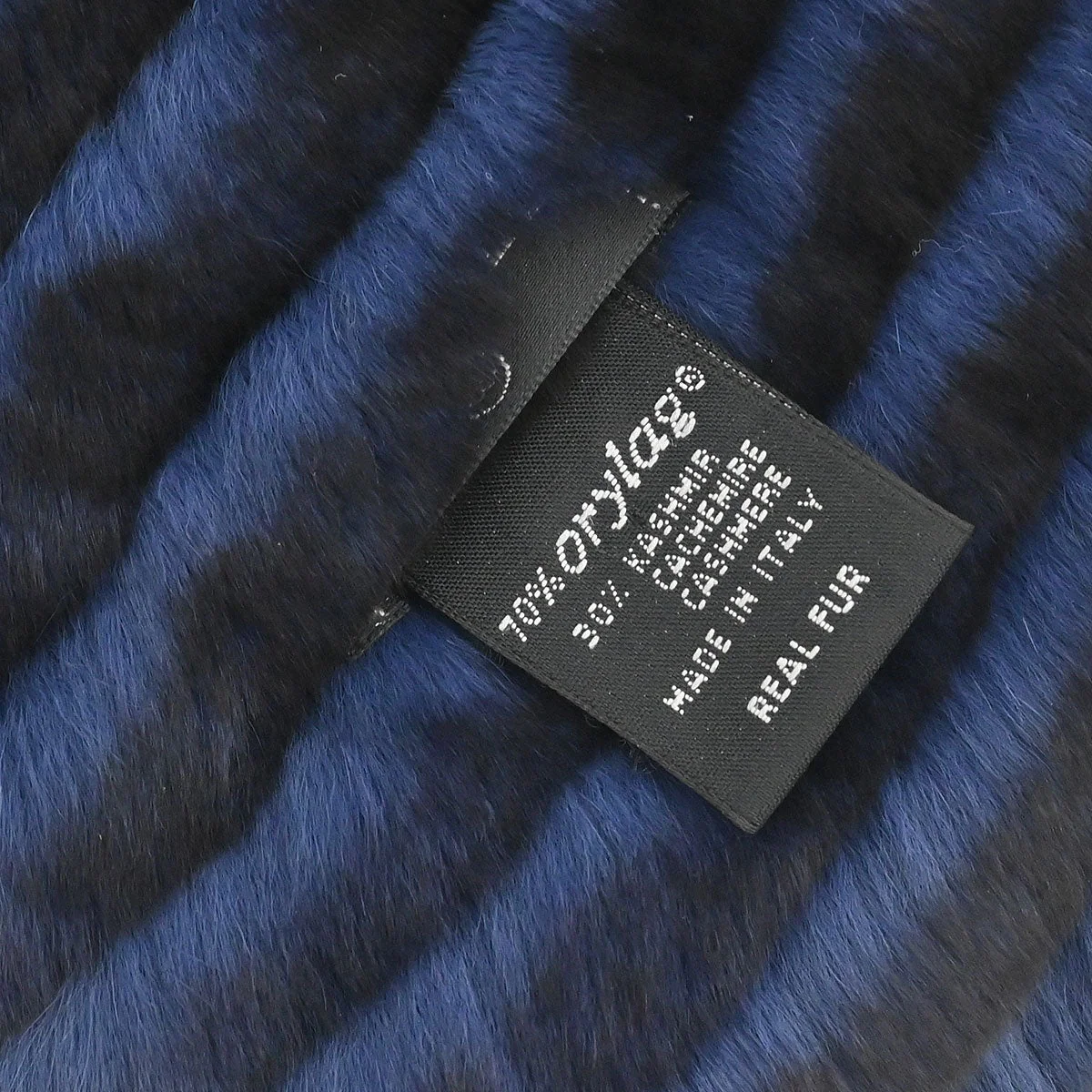 Chanel Orylag Stole Blue Small Good - Image 4