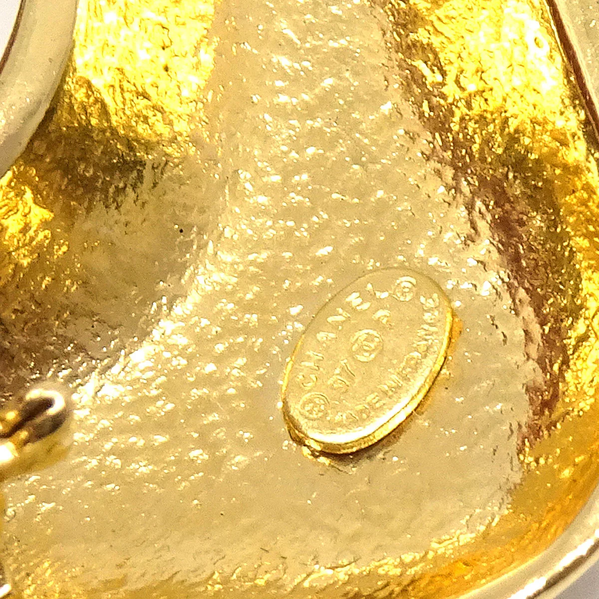 Chanel 1997 Diamond Brooch Pin Gold - Image 4