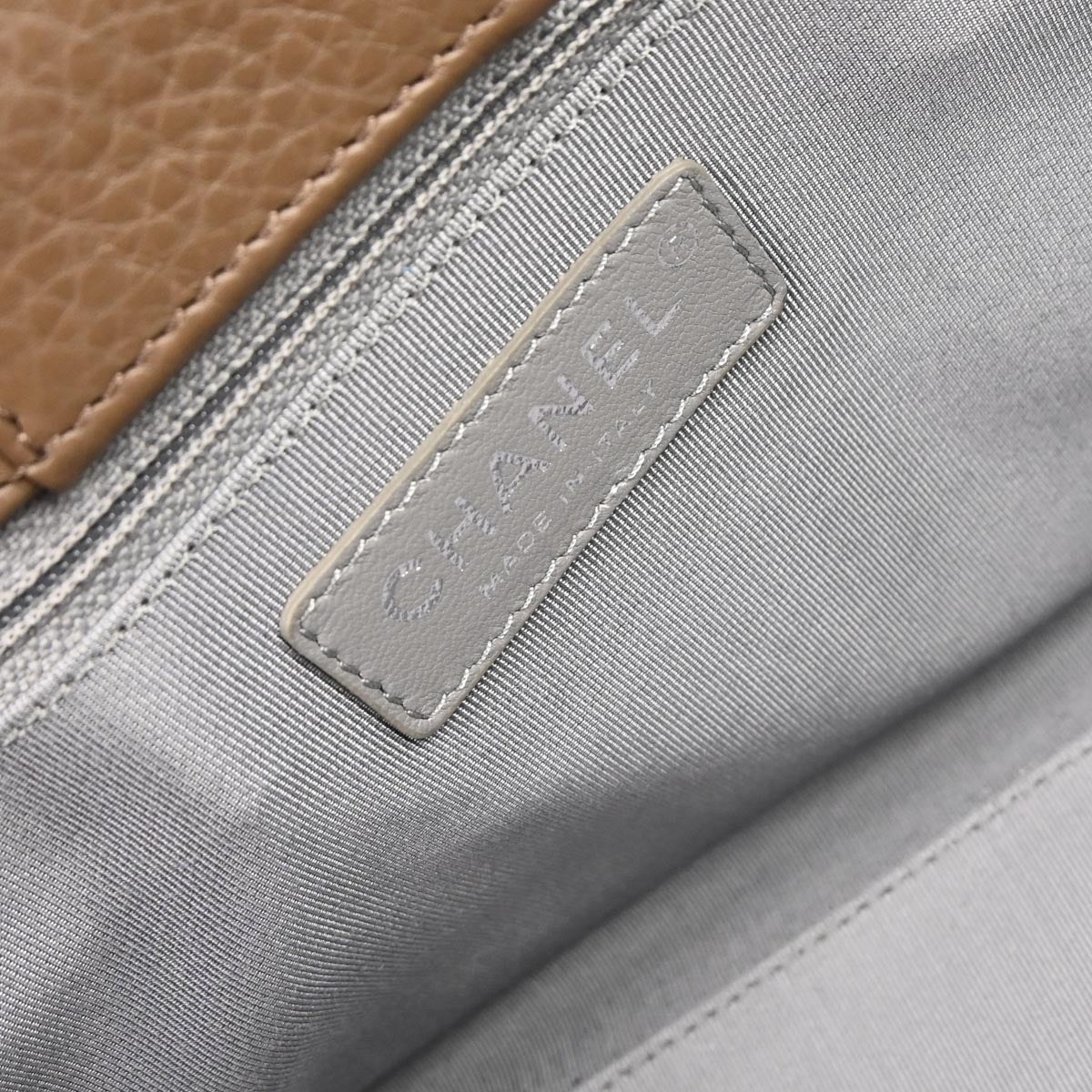 Chanel 2013-2014 Brown Deerskin Executive Cerf Tote Bag - Image 8