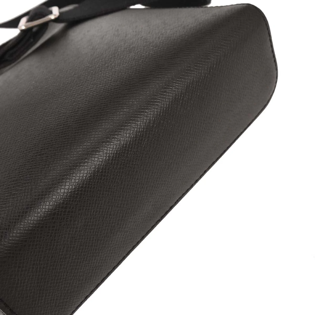 Louis Vuitton Black Taiga Anton Pochette Shoulder Bag M34416 - Image 4