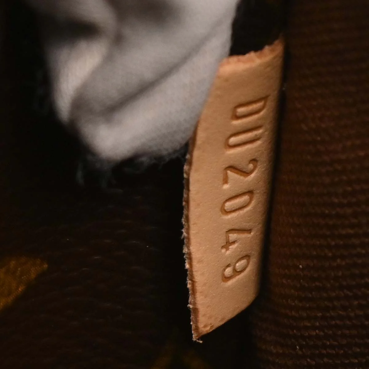 Louis Vuitton 2009 Monogram Messenger Bosphore GM Shoulder Bag M40105 - Image 10