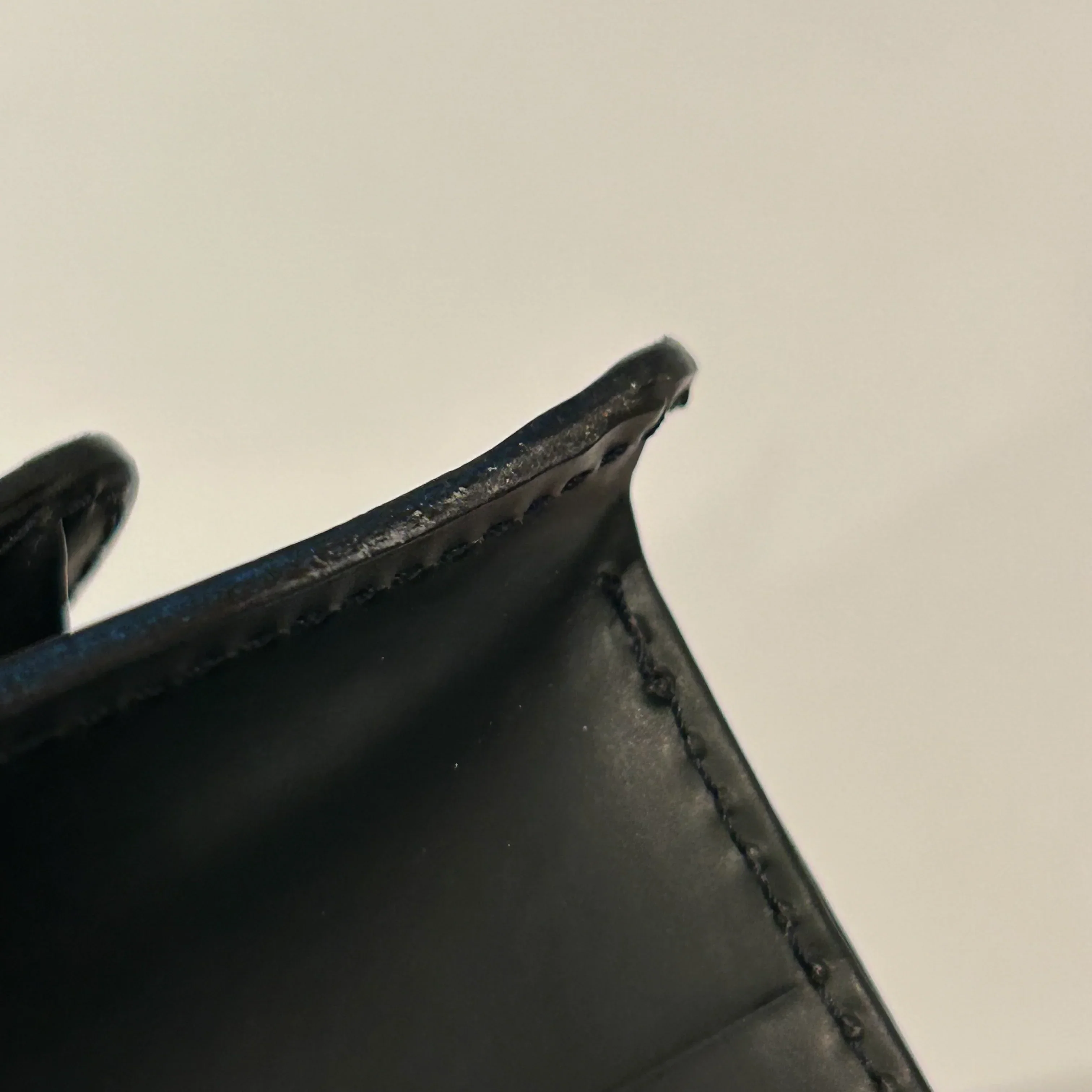 Louis Vuitton 2006 Black Epi Monceau 28 M52792 - Image 12