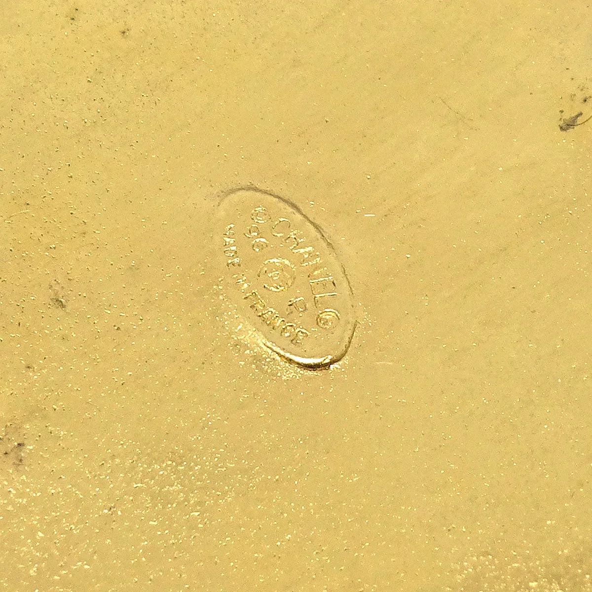 CHANEL 1996 Diamond Brooch Gold - Image 4