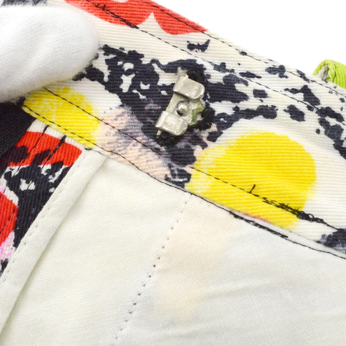 Chanel 1997 Spring camellia-print slim-cut trousers #38 - Image 9