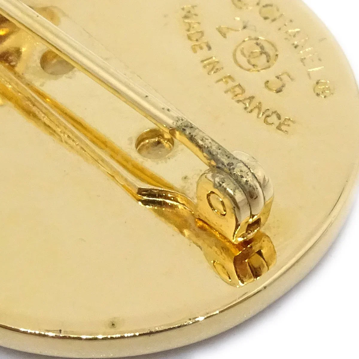 CHANEL 1990 Bag Brooch Gold 25 - Image 3