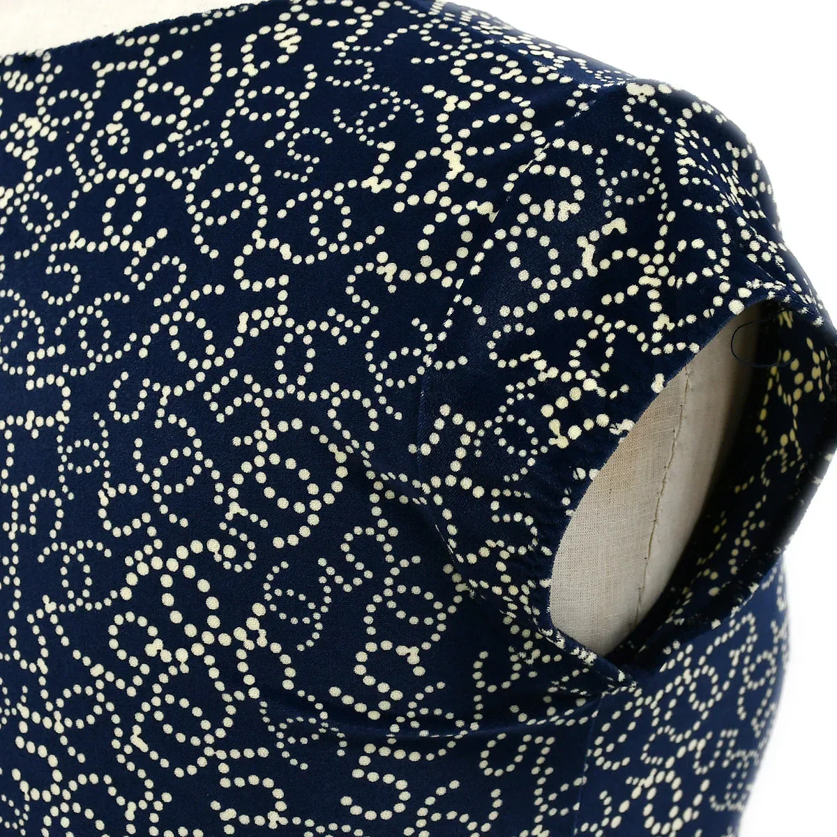 Chanel 2006 Spring CC print round neck T-shirt #38 - Image 3