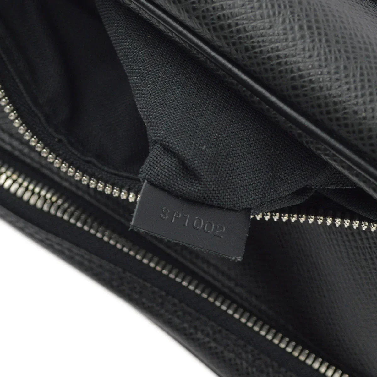 Louis Vuitton 2002 Black Taiga Reporter PM Shoulder Bag M30152 - Image 9