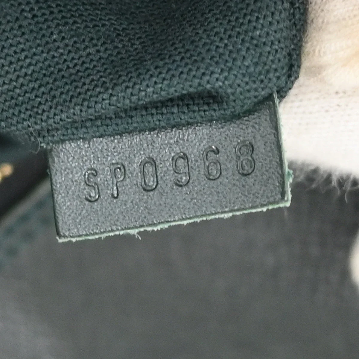 Louis Vuitton Green Taiga Reporter PM Shoulder Bag M30154 - Image 10